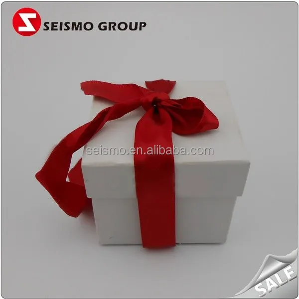white christmas jewelry cardboard box gift