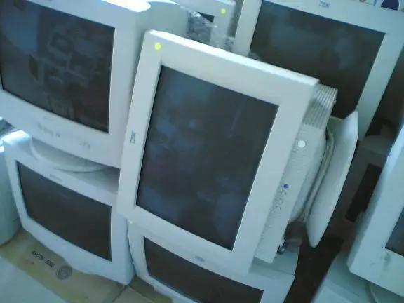 17 CRT Monitor 17 CRT Monitor