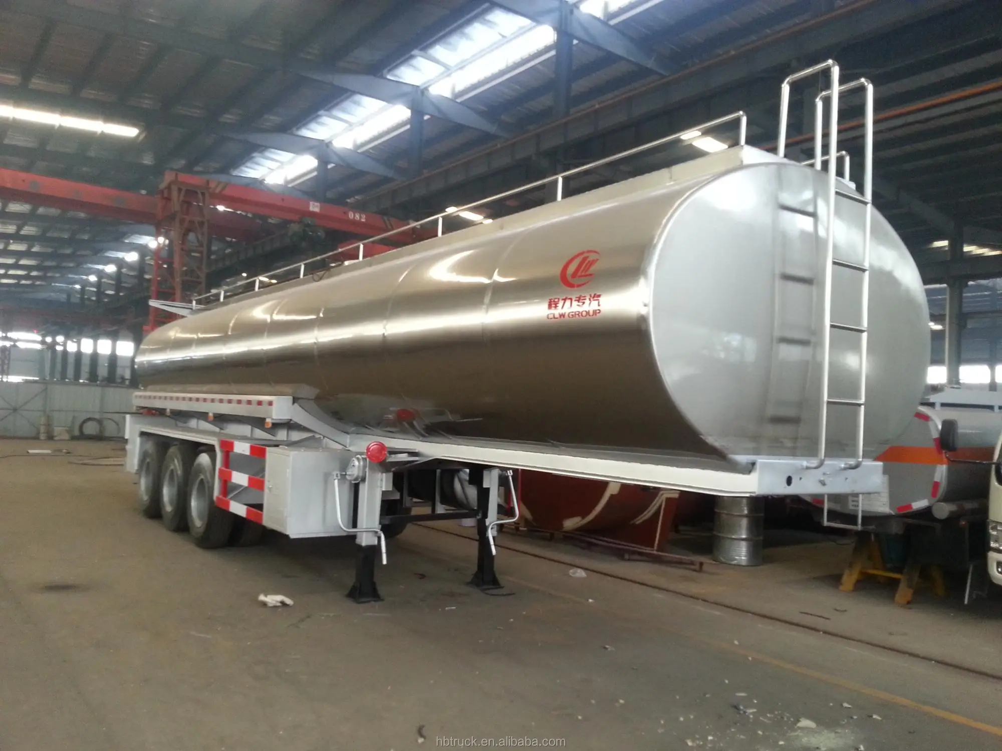 milk carrying tanker01.jpg