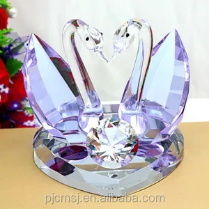 crystal glass swan for weeding gifts or souvenir heart shape