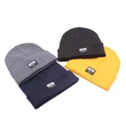 custom logo unisex winter run sport hat beanie with woven label