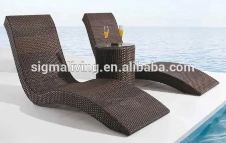 New arrival outdoor beach poolside rattan sun loungers sun bed furniture