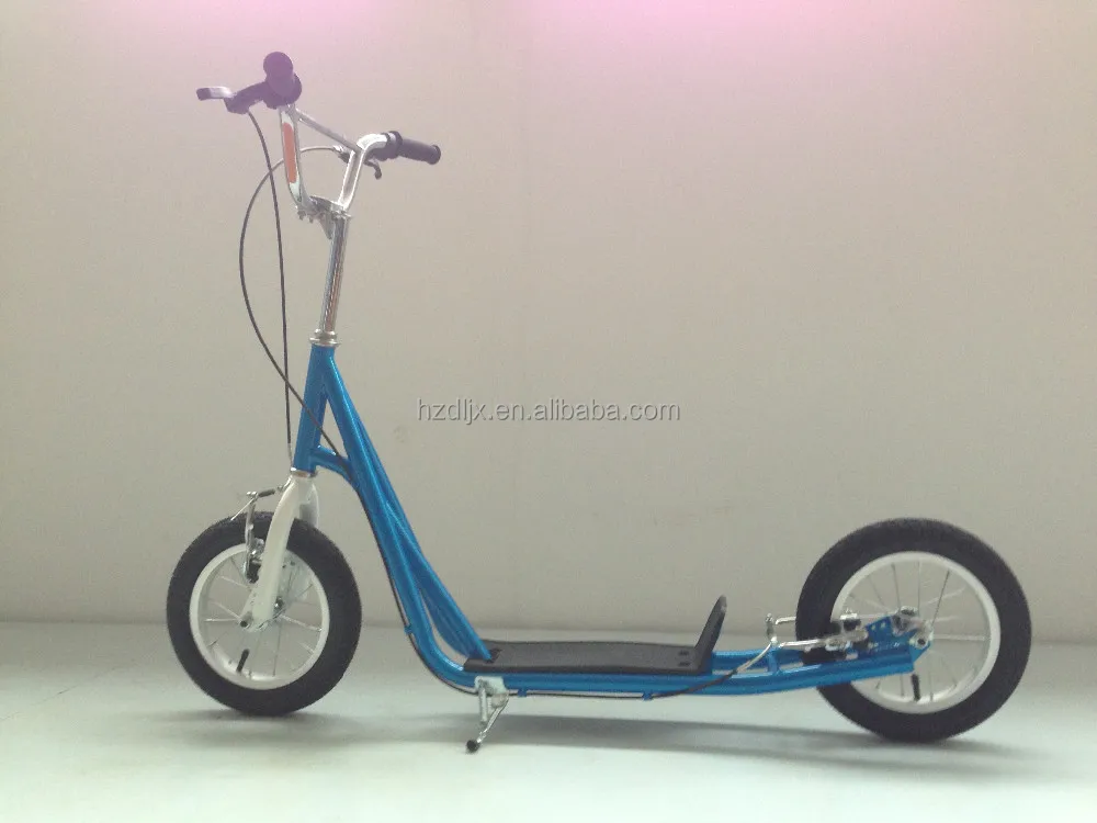 Vintage Push Scooter 82