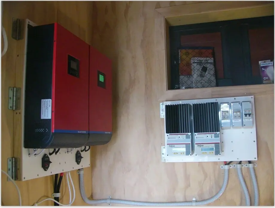 MUST band hybrid grid solar inverter off