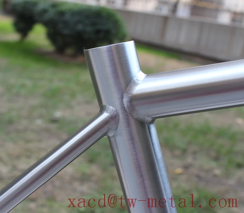titanium road bike frame3.jpg