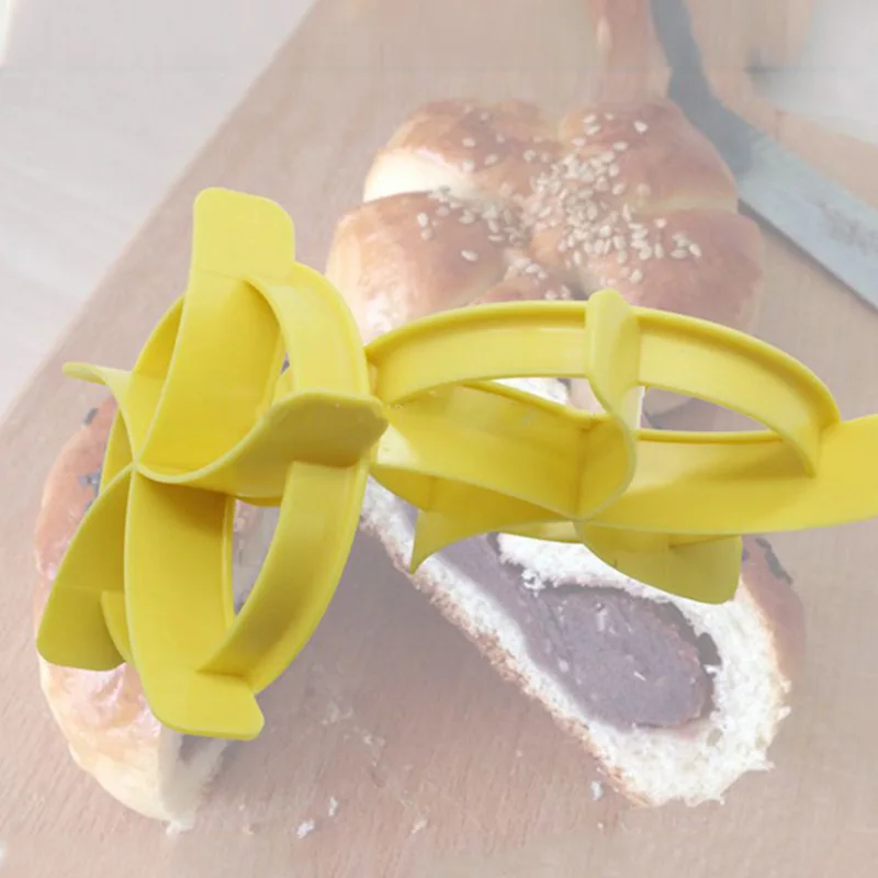 Bread Rolls Cookie Mold Fan Shaped Pastry Cutter Plastic Kitchen Dough Cookie Press Pastry Cake Biscuit Stamp Mould Baking Tool