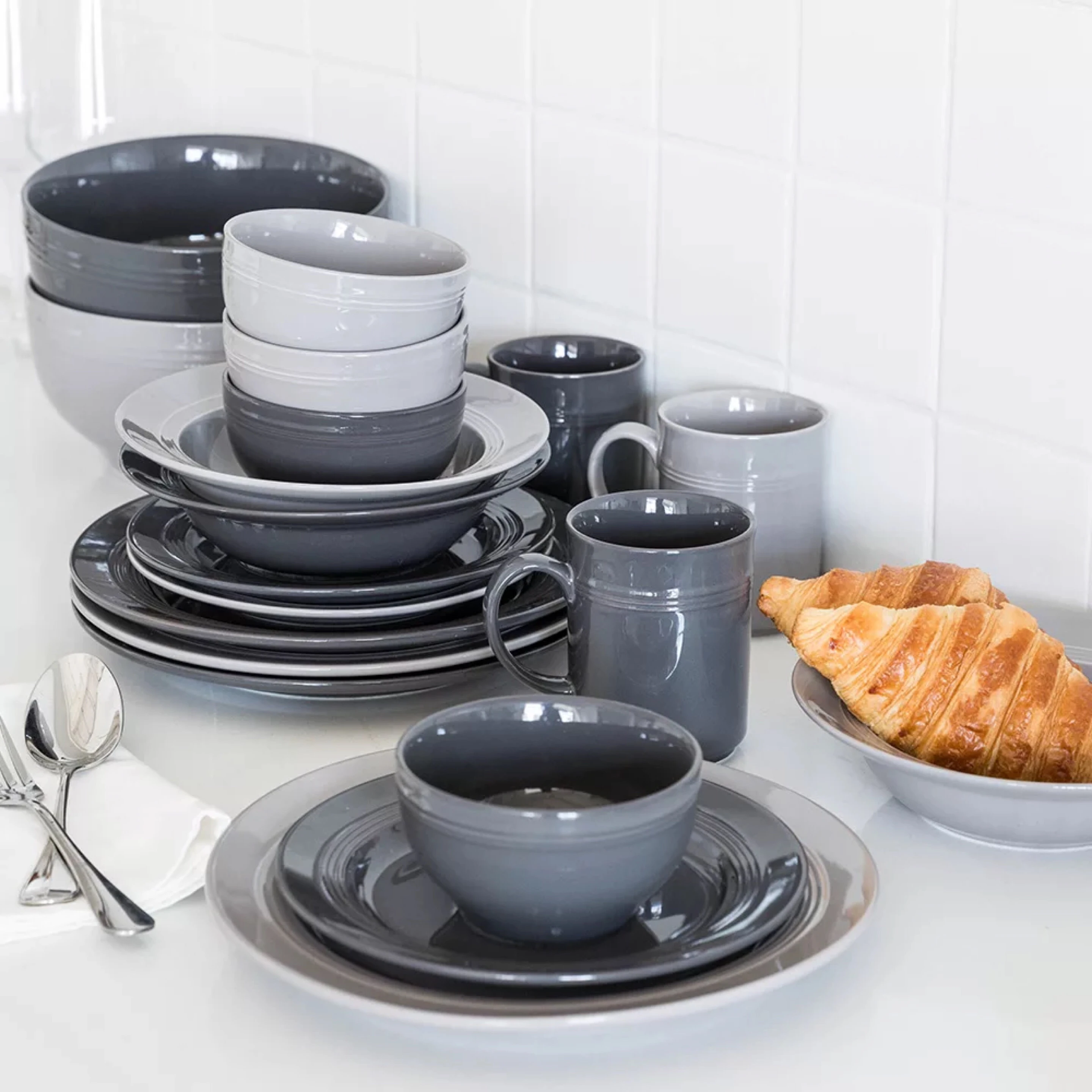 Light grey custom make your own japanese style fine porcelain nordic dinner plate for hotel