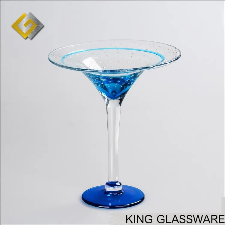 Sur mesure OEM soufflé à la main de couleur bleue en verre décoration de la maison grand martini vase en gros