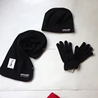Men &women windproof black color polar fleece winter scarf hat gloves sets factory