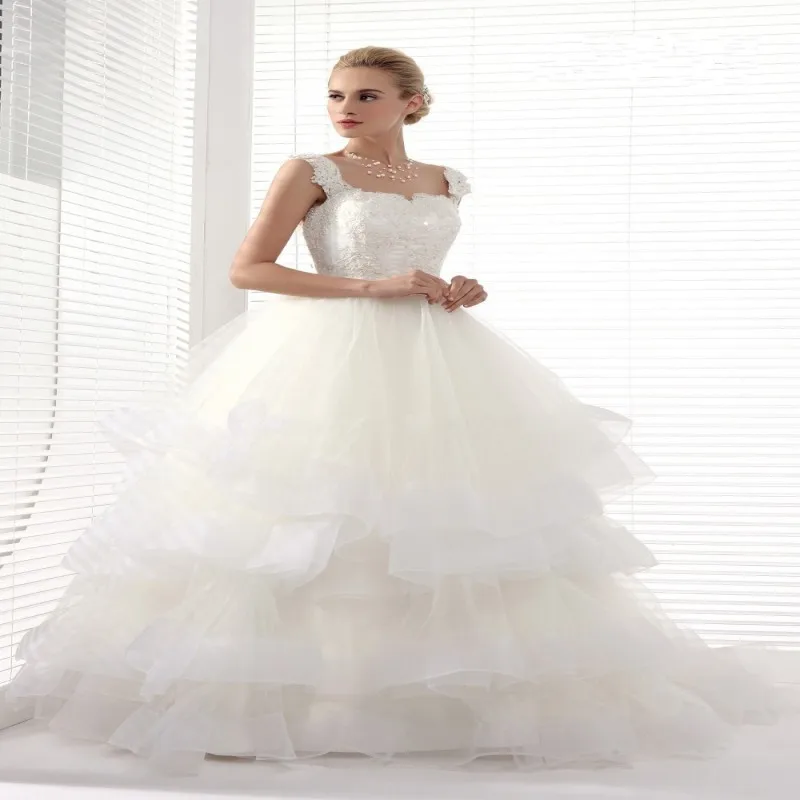 2015 Sexy Lace Ball Gown China Wedding Dress Sweetheart Neckline Chiffon Tiereded Celebrity Bridal Gown Vestido De Noiva