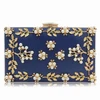 New pearl embroidery banquet bag, pearl embroidery evening bag, all kinds of pearl embroidery hand bag customization.