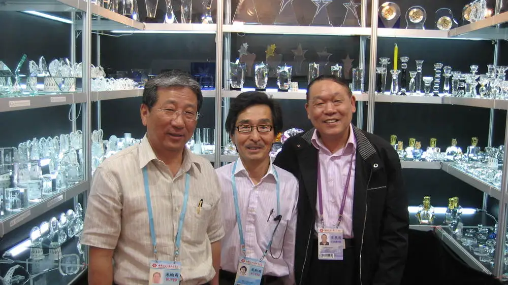 Factory stylish laser animal etched crystal block