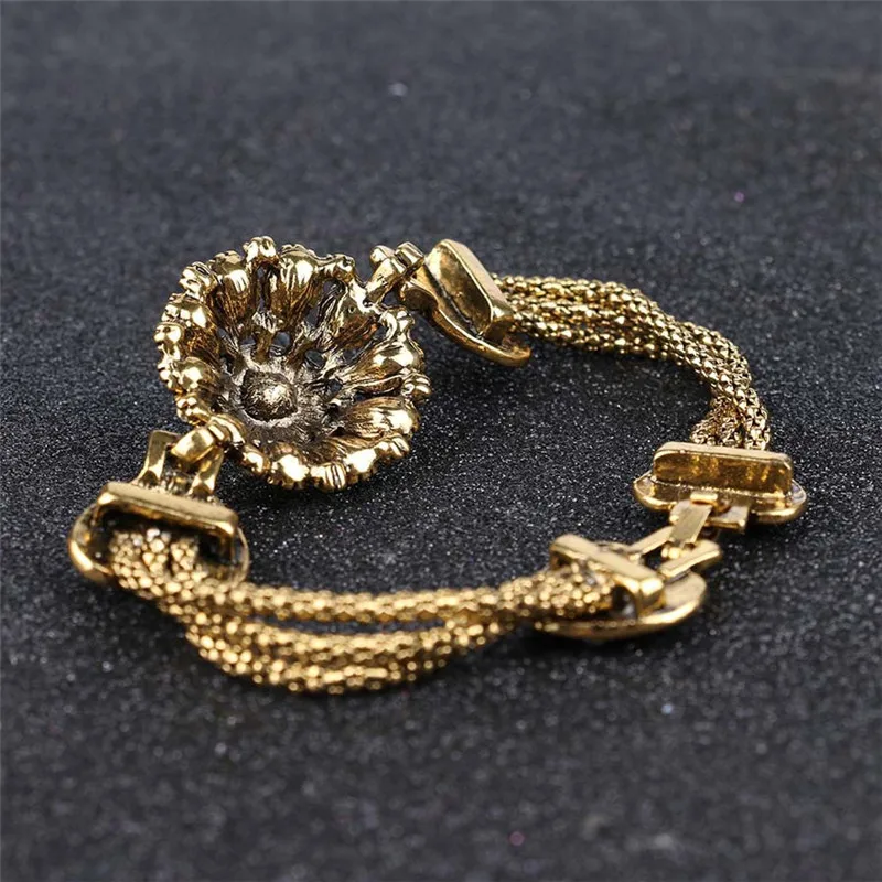 4557174610_2077696031