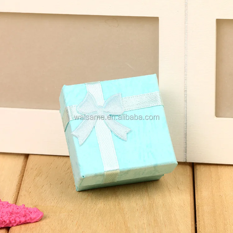 present luxury jewelry ring earing gift paper packaging boxes