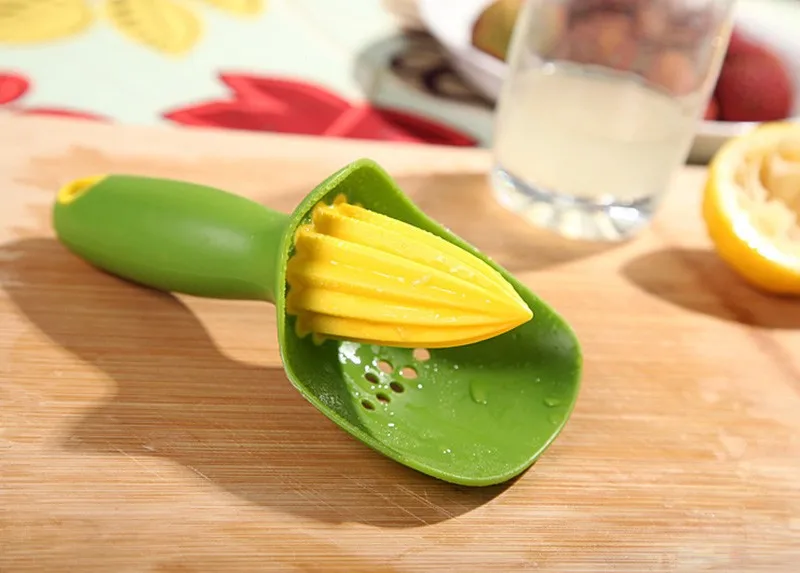 1PC Creative Manual Fruit Lemon Juice kitchen accessories Manual Juice Extractor Lemon Garlic Press Home Silicone KC1468