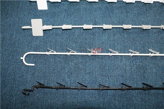 Metal Clips (6)