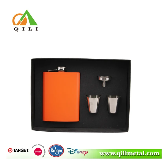 simple lady sake hip flask gift set