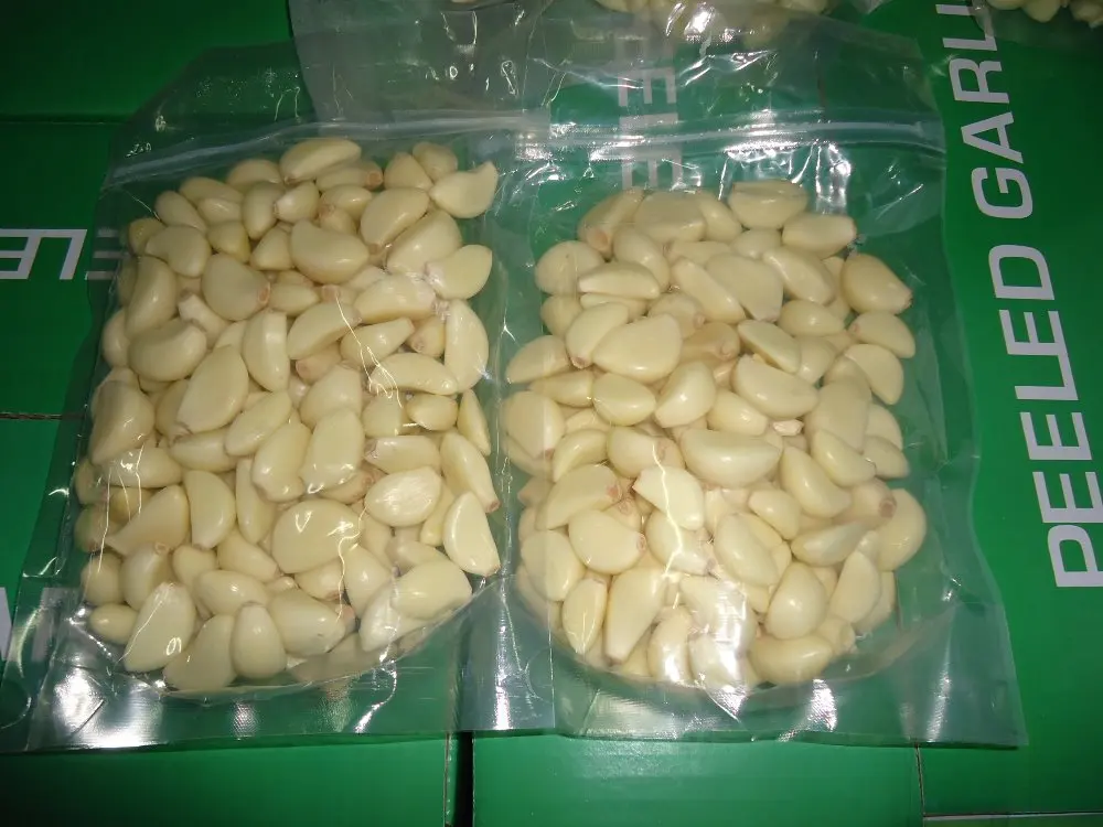 Fresh Peeled Garlic 1LB Zipper Bag.JPG