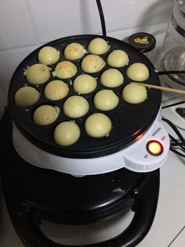 Free Shipping Household 220V 650W 40MM Electric Small Octopus Balls Octopus Grill Plate 18 Small Takoyaki Machine