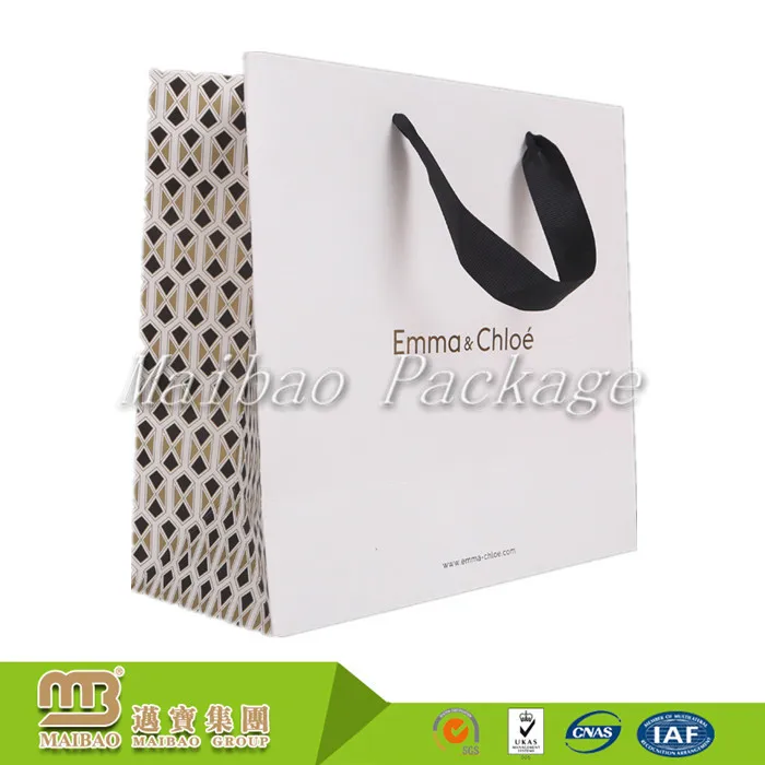 luxury clothing gift shopping packaging 250 gsm art paper bag