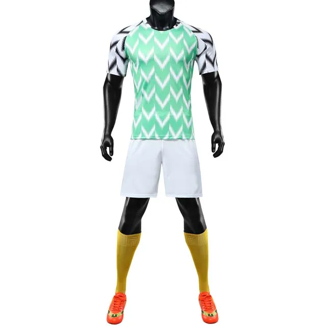 Пользовательские новый дизайн зеленый и белый футбол майки дешевая Футбольная форма для Мужская спортивная одежда фабрики