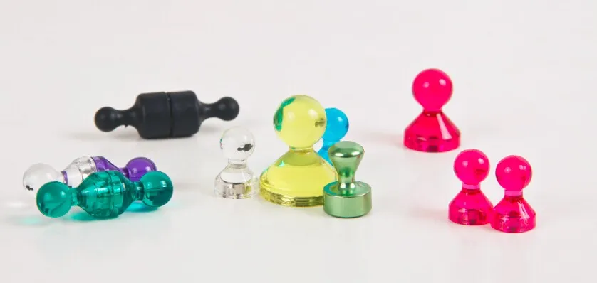 Magnetic pull push pin