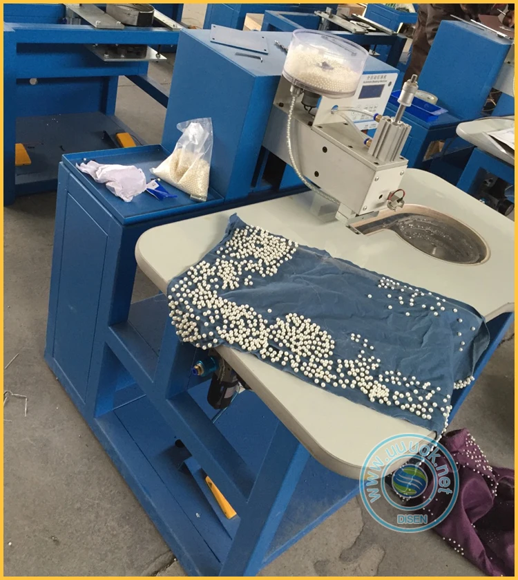 Automatic beading clothing pearl ultrasonic drilling machine