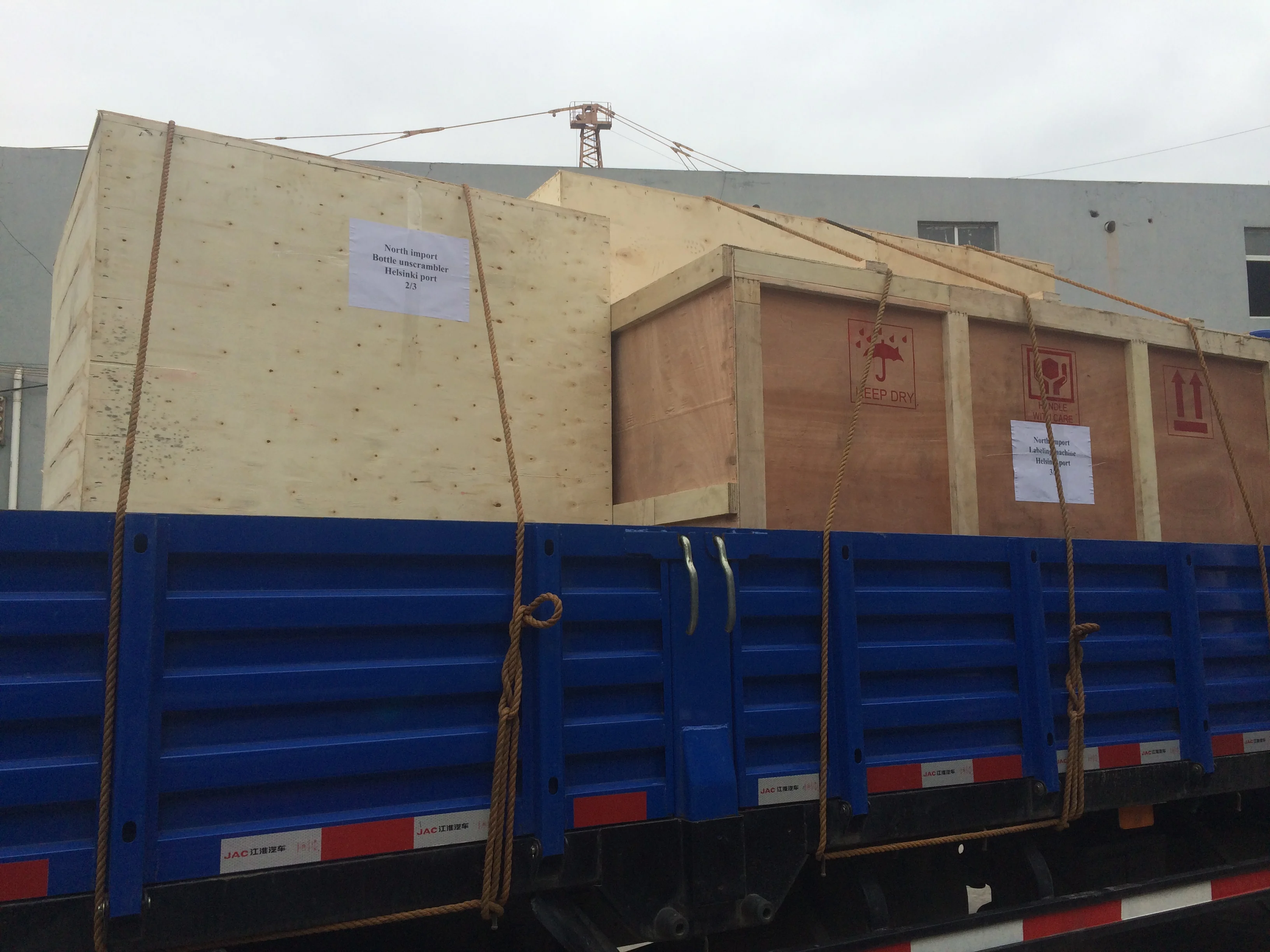 automatic low price e liquid filling capping machine