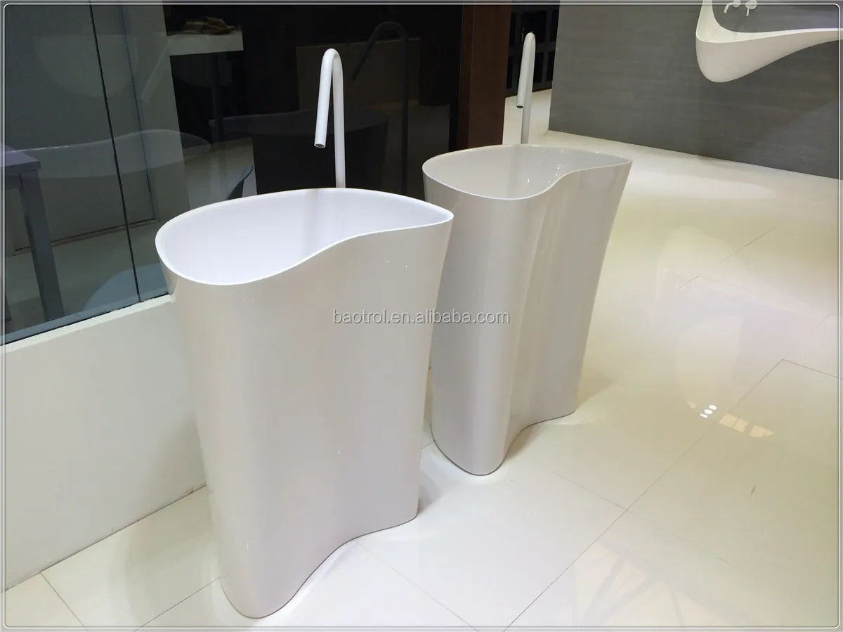 pictures of free standing bathroom sinks