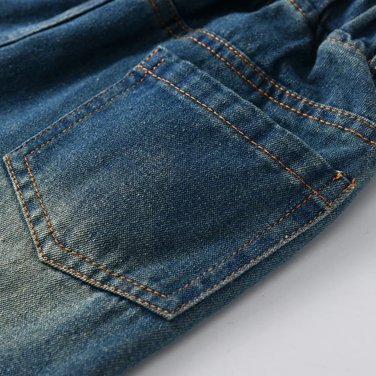 6985494910_189211899