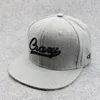 /product-detail/china-custom-black-and-white-snapback-hat-embroidery-machine-60313979738.html
