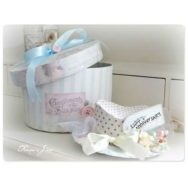 western christmas top small paper hat gift box with ribbon
