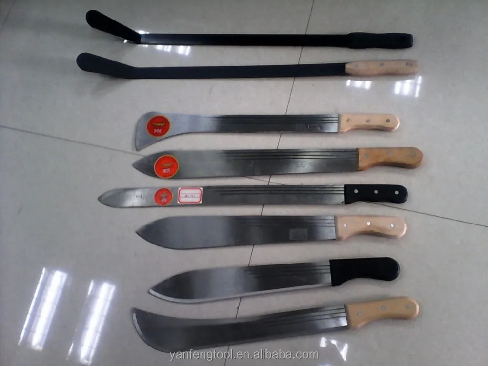 Diferentes tipos de machete con mango de madera