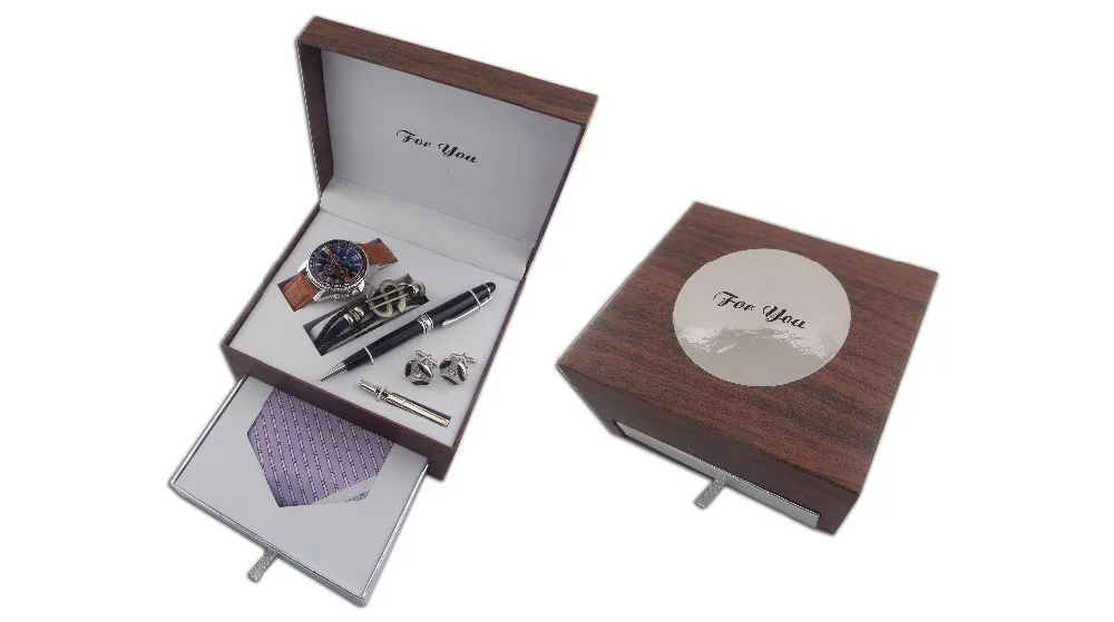 design promotion men watch gift set with wallet , pen , keych