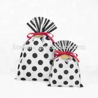 Huadefeng Black Point Non Woven Fabric Gift Bags For Packing Children Toy