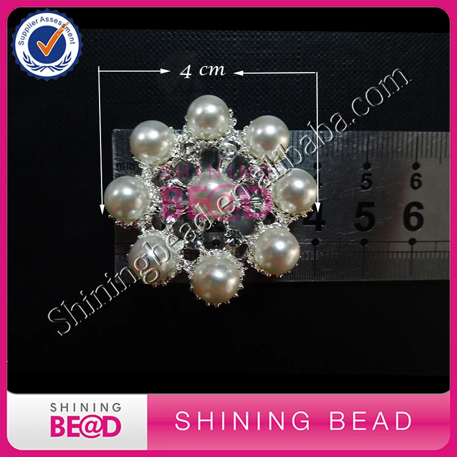 4 cm pearl brooch 1.jpg