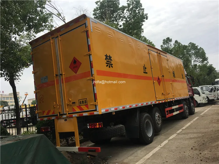 8x4 explosion-proof car5.JPG