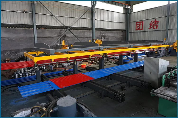 Automatic roof panel stacker for roll forming machine