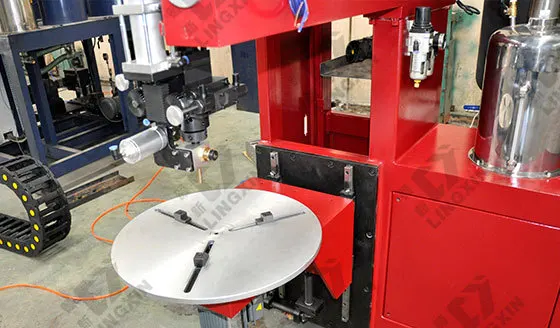 自動鋳造機フィルターフィルターガスケットシールストリップ発泡機仕入れ・メーカー・工場