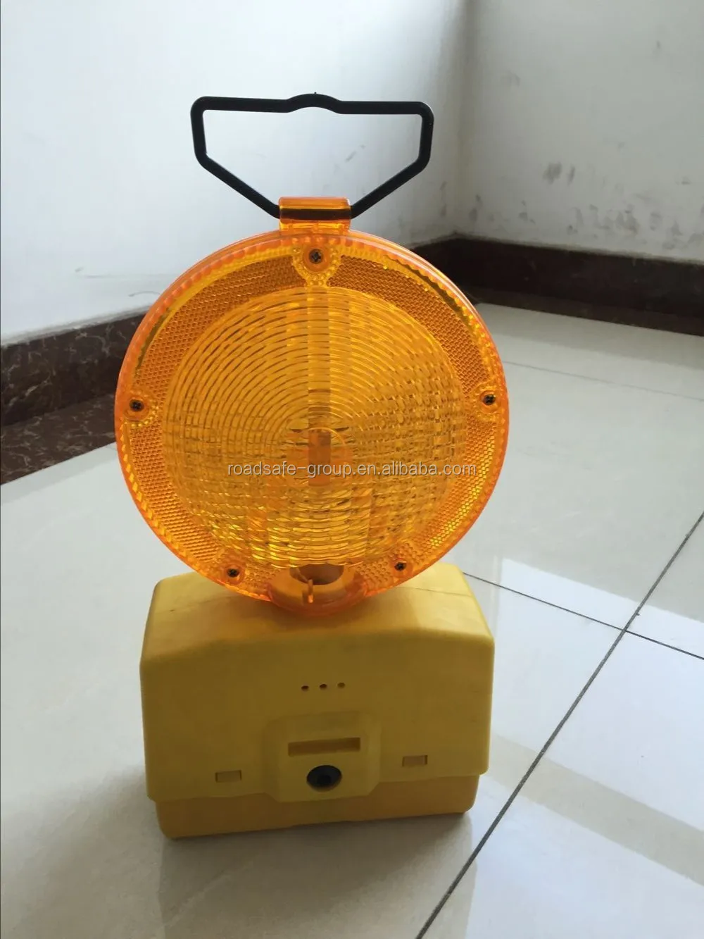 yellow flashing light