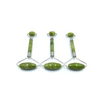 OEM emballage anti-vieillissement naturel double rouleaux de jade pour le visage de massage
