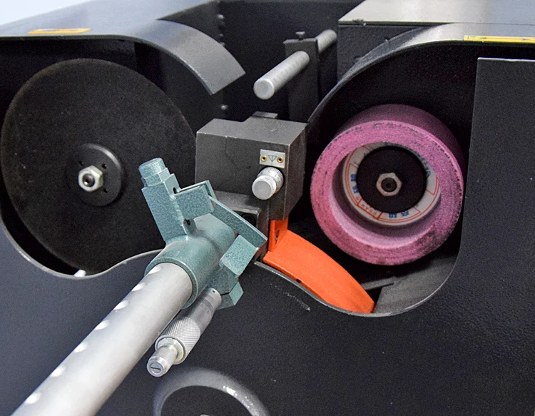 Accuracy Cutoff Machine Grinding Machine Vec600g Ejector Pin Cut