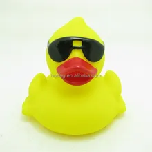 [Immagine: yellow-custom-rubber-duck-with-sunglass.jpg_220x220.jpg]