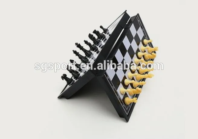 Размер доски 24.5 см складные магнитные пластиковые шахматы