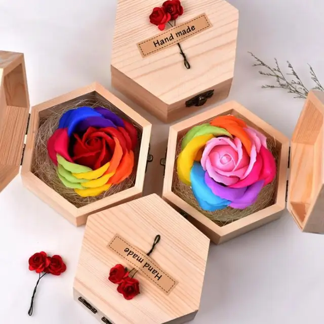 2018 new product multicolor romantic gifts rose shape soap