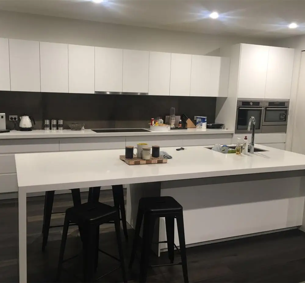 Modern Style High Gloss White Lacquer Kitchen Cabinets With Free