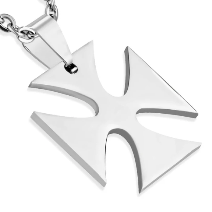 maltese cross pendant.jpg