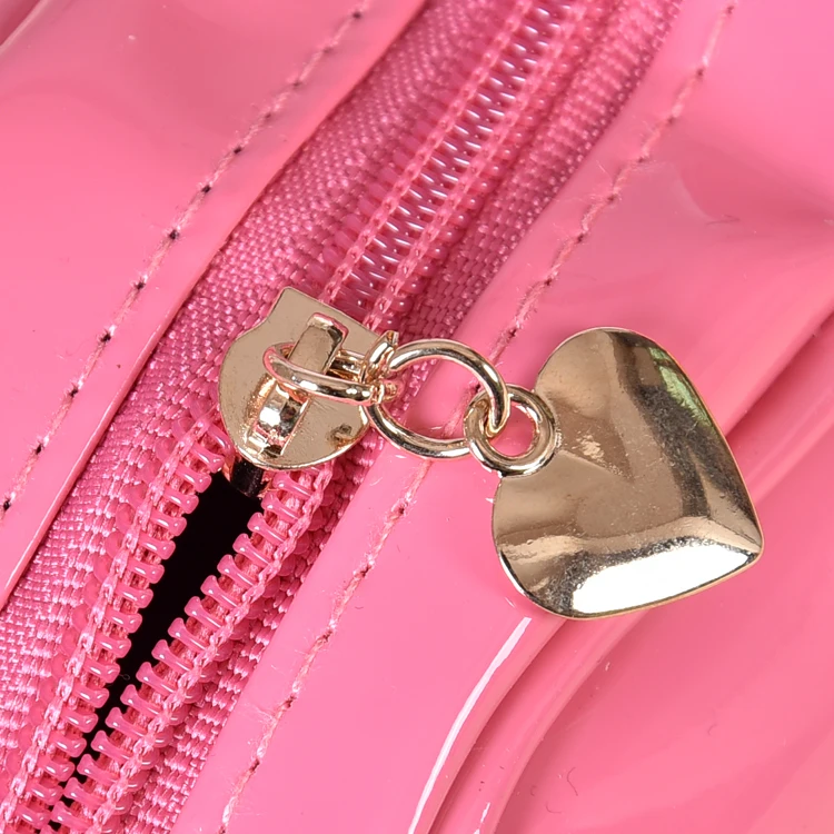 CB-17061303-lip shaped cosmetic bag5