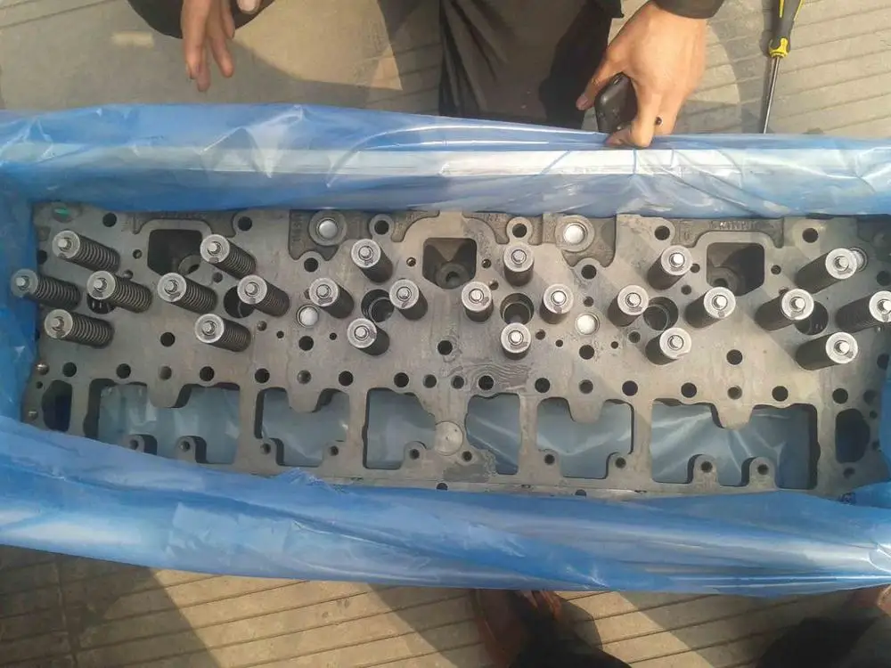 high quality cylinder head for CATfor Isuzufor Cumminsfor Perkins Toyota  for IVECO for KOMATSU for MITSUBISHI NISSAN (7).jpg