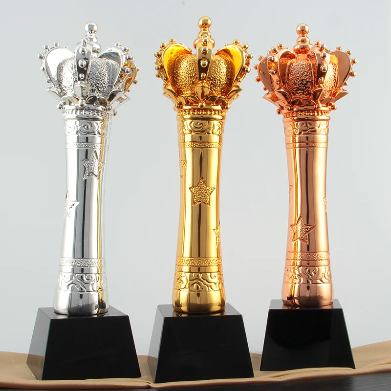 Coroa de ouro prata cobre resina prêmio de metal copo de metal troféu com base de cristal negro para o campeão